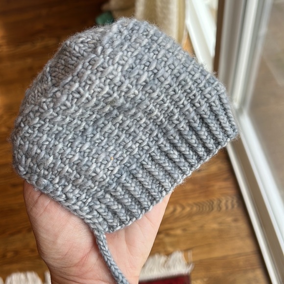Hand knit newborn bonnet - Picture 5 of 6